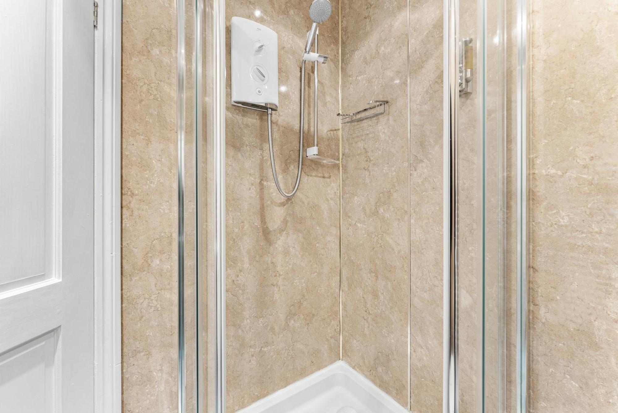Georgian Gem Of Robin Hoods Bay - Hot-tub - Pets Holiday home
