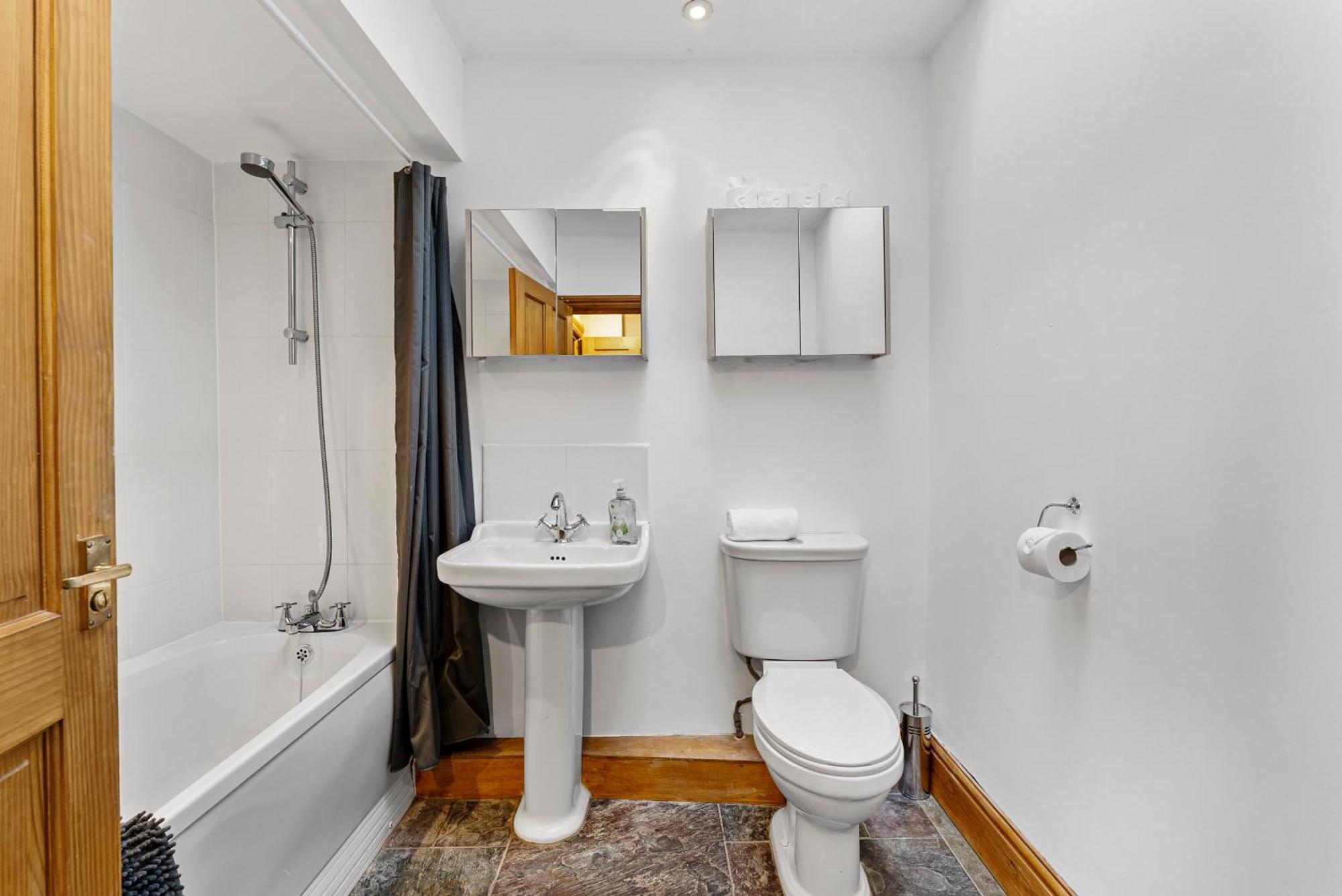 Georgian Gem Of Robin Hoods Bay - Hot-tub - Pets *